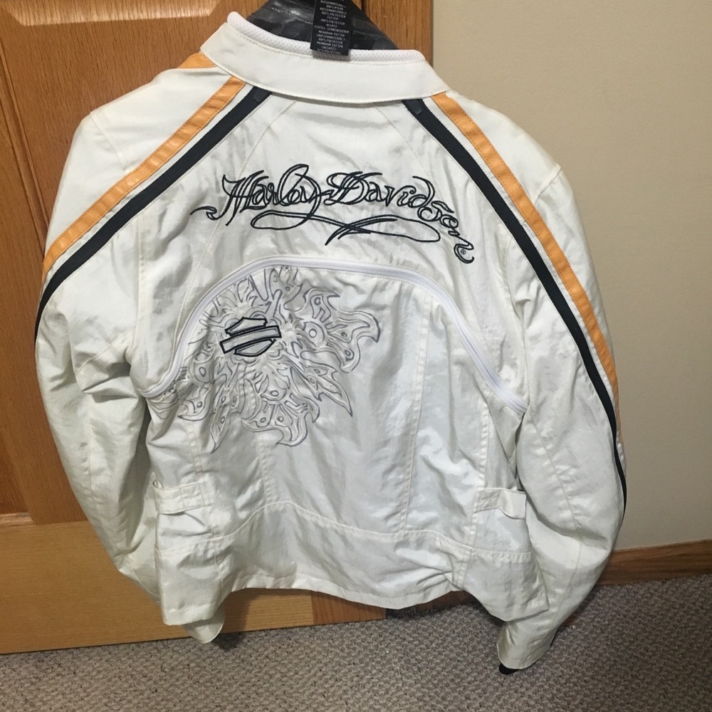 Authentic Harley jacket! - Picture 2 of 3